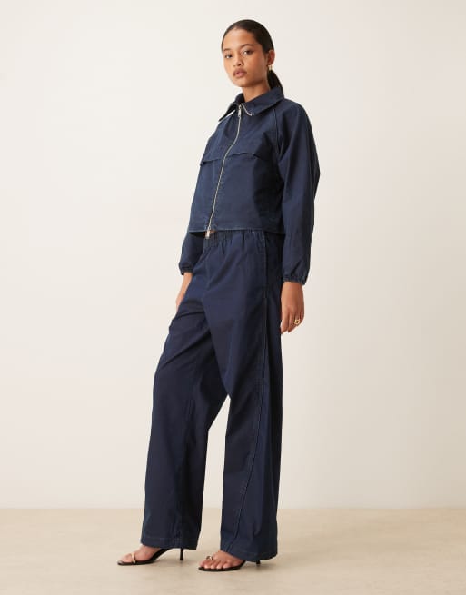 Calvin Klein Jeans - Coordinato blu navy scuro con pantaloni e giacca in denim nylon, 3 di 3