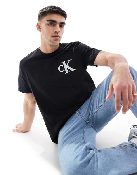 Calvin Klein Jeans patch logo relaxed T-shirt in black - view 1