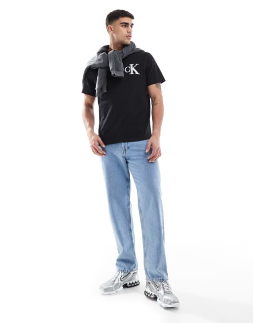 ■ ■ Men's Relaxed Fit Varsity CK Logo Patch Sho Varsity CK Logo Patch Crewneck Tee Calvin Klein® | LV04RB848GUB1