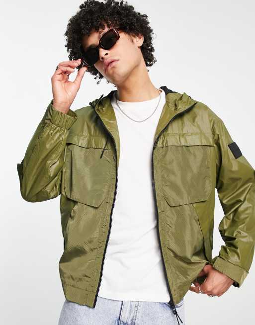 Calvin Klein Jeans – Perforierte, locker geschnittene Jacke in khaki Wet-Look-Optik