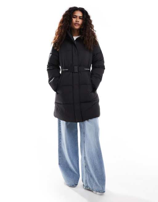 Calvin Klein Jeans - Piumino taglio lungo nero con logo e cintura