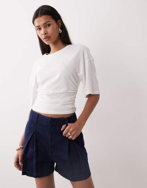 Calvin Klein Jeans pleated shorts in dark wash blue - view 1