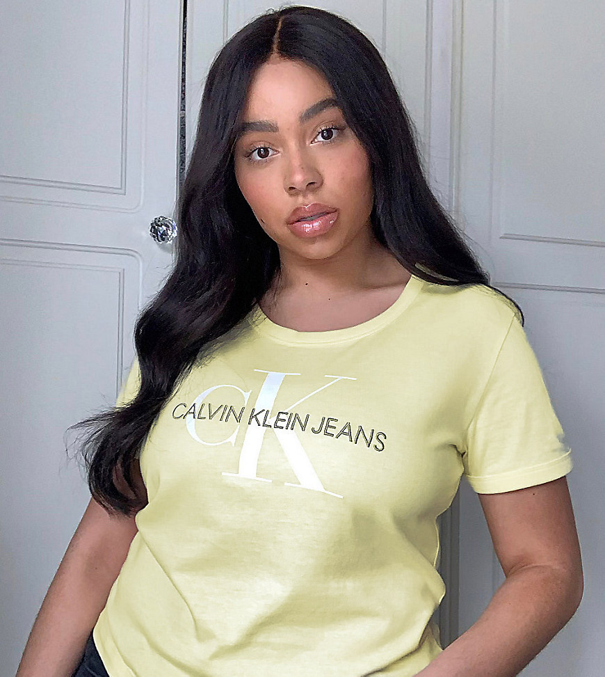 Calvin Klein Jeans Plus — Gul T-shirt med babymonogram og grøntsagsfarvning