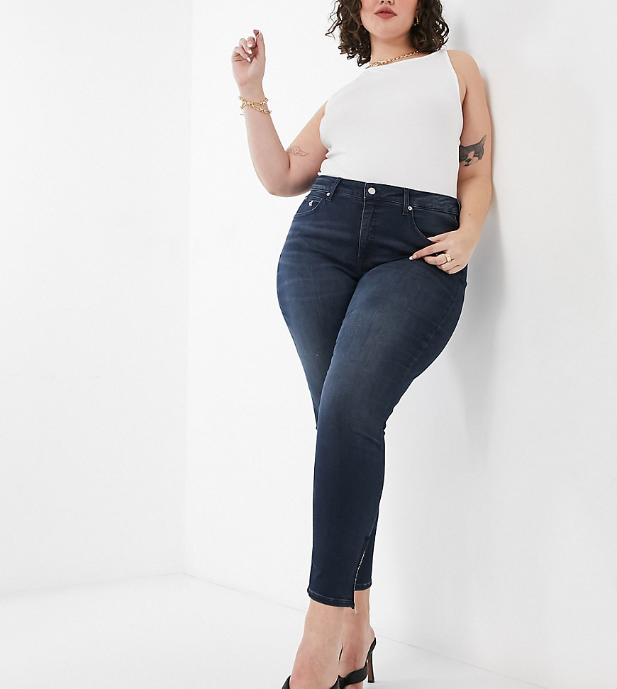 Calvin Klein Jeans - Plus - Højtaljede skinny-jeans i sortblå-Marineblå