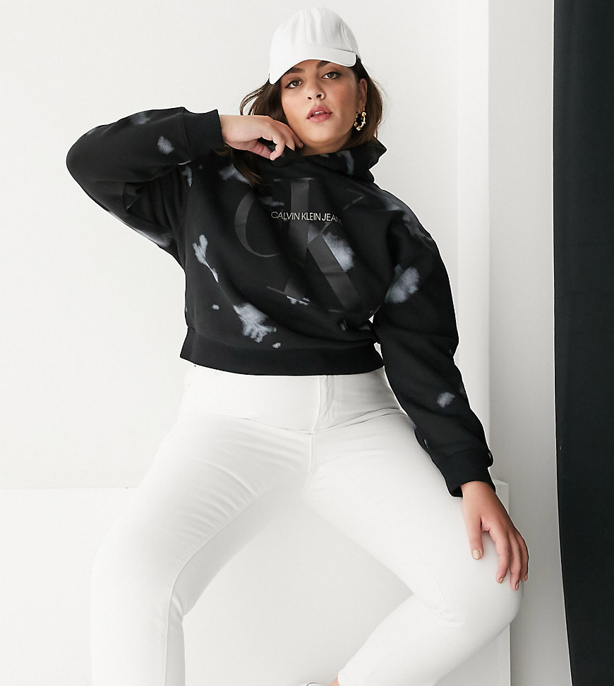Calvin Klein Jeans Plus - Hoodie met wolkenprint in zwart