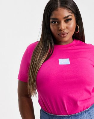 Calvin Klein Jeans Plus ASOS – Rosa Logo T-Shirt in Kurzärmliges mit 