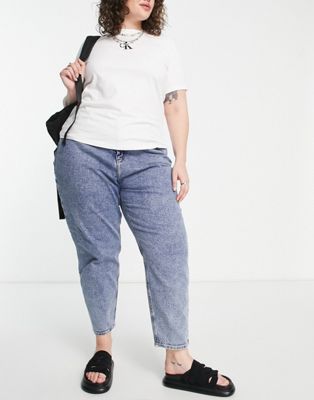 Calvin Klein Jeans Plus mom jean in mid wash