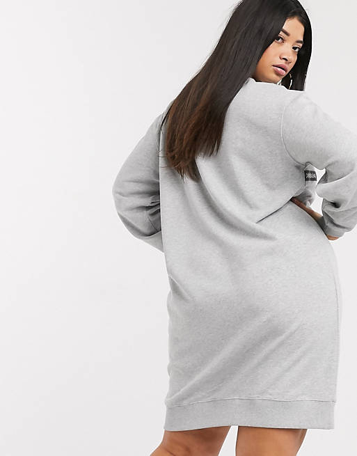 Calvin Klein Jeans Plus – Sweatshirt-Kleid mit Monogramm-Logo | ASOS