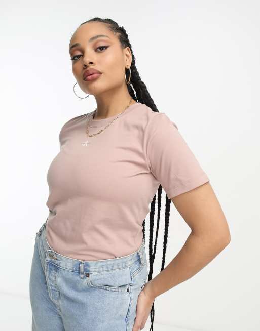Calvin Klein Jeans – Plusstorlek – Lila t-shirt med smal passform och liten monogramlogga