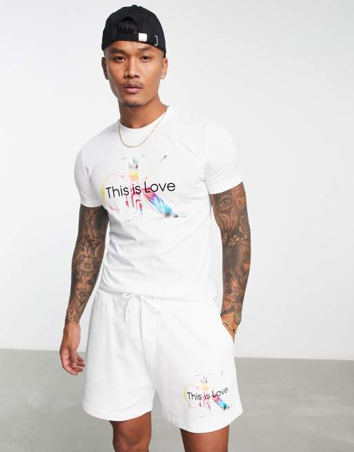 Calvin Klein Jeans – Pride Capsule – T-Shirt in Weiß mit schmalem Schnitt und Monogramm-Print auf der Brust, Kombiteil, 3 von 4