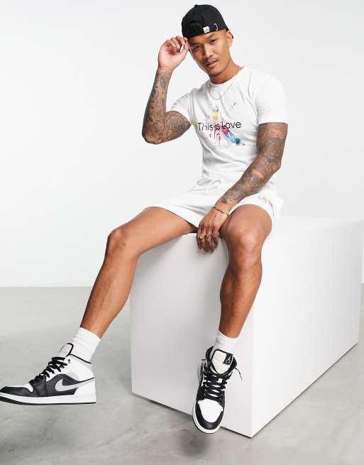 Calvin Klein Jeans – Pride Capsule – T-Shirt in Weiß mit schmalem Schnitt und Monogramm-Print auf der Brust, Kombiteil, 4 von 4