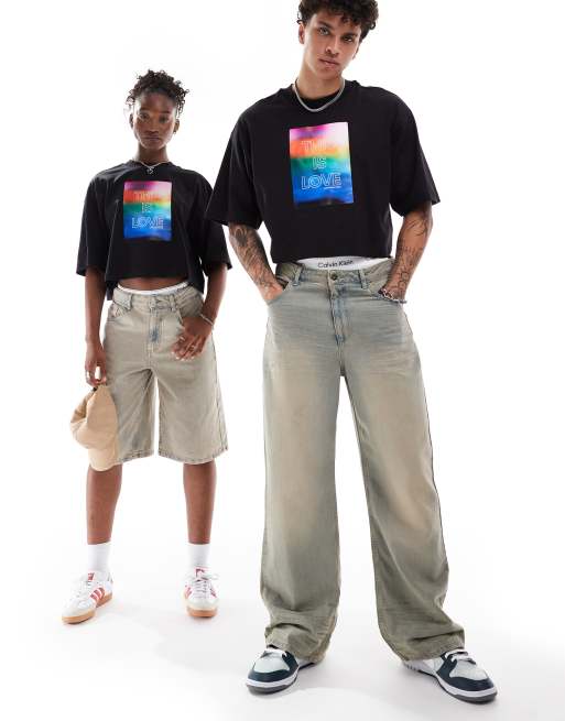 Calvin Klein Jeans - Pride - Uniseks boxy cropped T-shirt in zwart