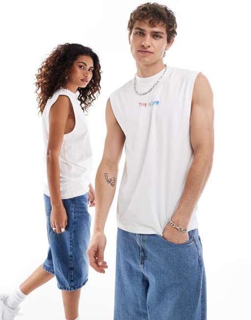 Calvin Klein Jeans – Pride – Unisex-T-Shirt in Weiß mit „This is love“-Print