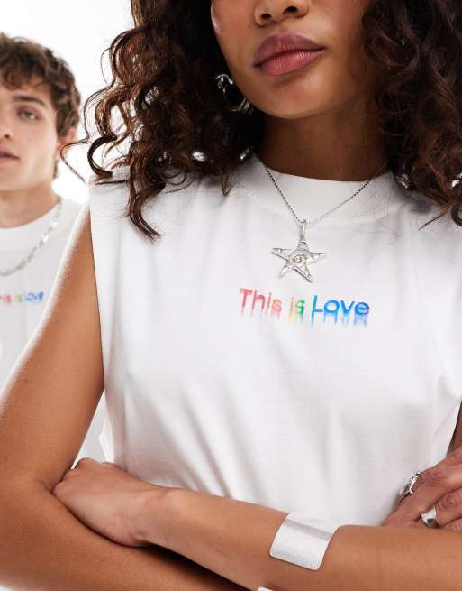 Calvin Klein Jeans – Pride – Unisex-T-Shirt in Weiß mit „This is love“-Print, 2 von 4