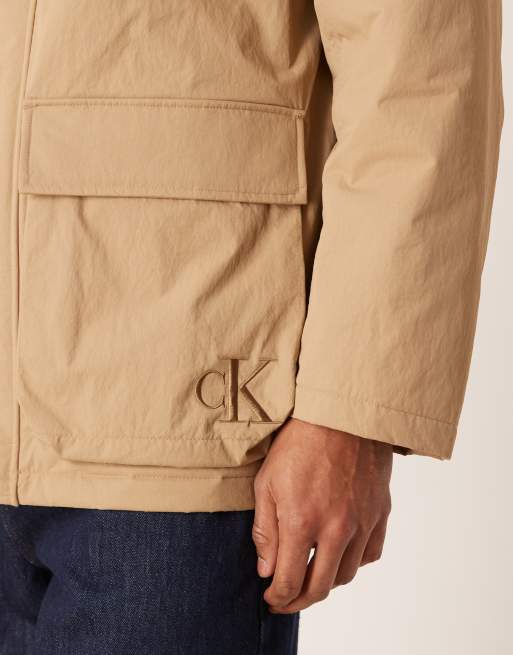 Calvin Klein Jeans – Pufferjacke in Sandbeige mit abnehmbarem Pelzkragen, 5 von 5