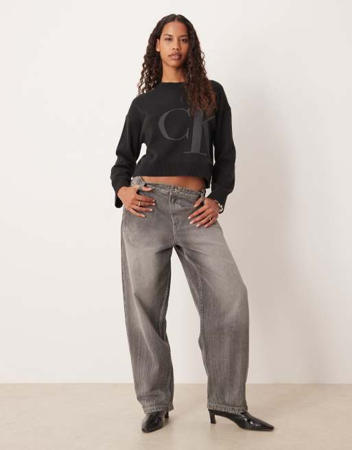 Calvin Klein Jeans – Pullover in Schwarz mit großem „CK“-Logo, 3 von 4