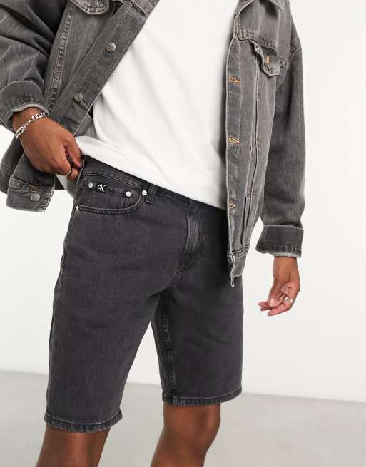 Calvin Klein Jeans - Regular-fit denim short in zwart