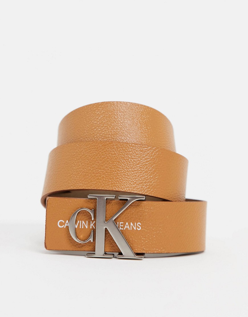 Calvin Klein Jeans Reissue - Cintura con logo cuoio-Beige