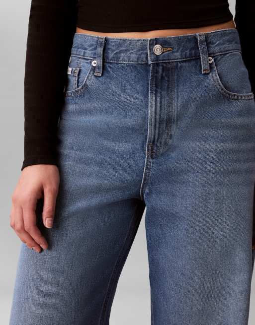 Calvin Klein Jeans relaxed baggy jeans in mid wash blue, 2 of 4