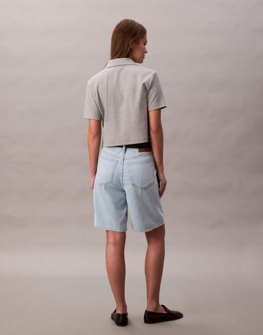 Calvin Klein Jeans – Relaxed Fit Bermuda-Jeansshorts in heller Waschung, 4 von 5
