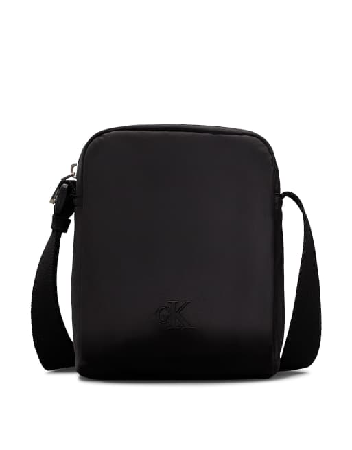 Calvin Klein Jeans – Reportertasche in Schwarz