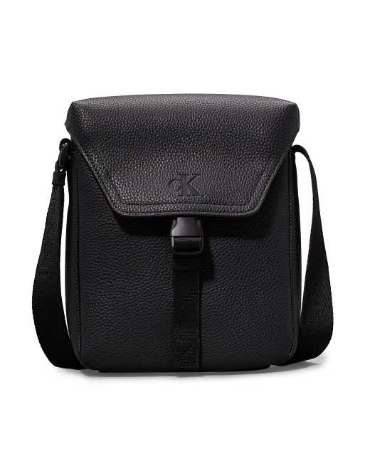 Calvin Klein Jeans – Reportertasche in Schwarz