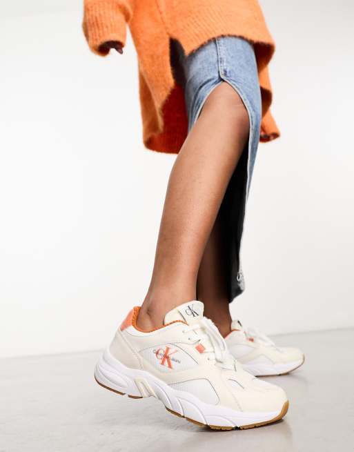 Calvin Klein Jeans – Retro Runner – Schnürsneaker in Weiß