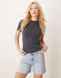 [Calvin Klein Jeans] Calvin Klein Jeans ribbed t-shirt in dark grey-Black S Ebony