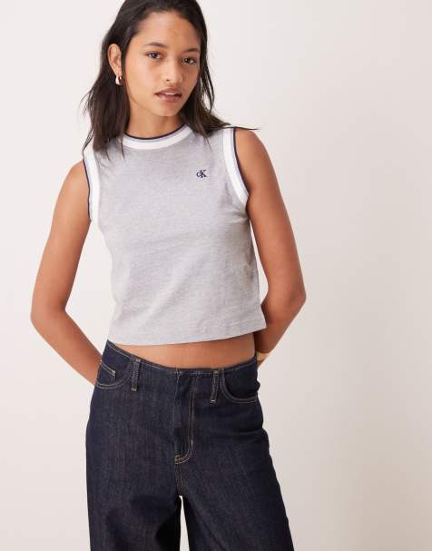 Calvin Klein Jeans – Ringershirt in Grau mit Monogramm und Zierstreifen - view 1