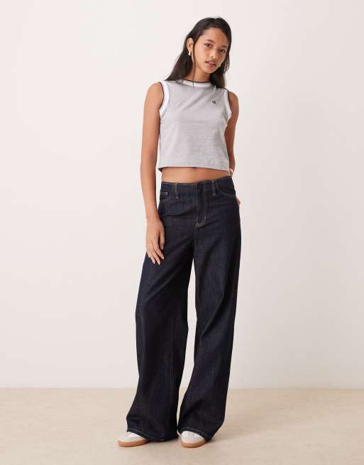Calvin Klein Jeans – Ringershirt in Grau mit Monogramm und Zierstreifen , 2 von 4