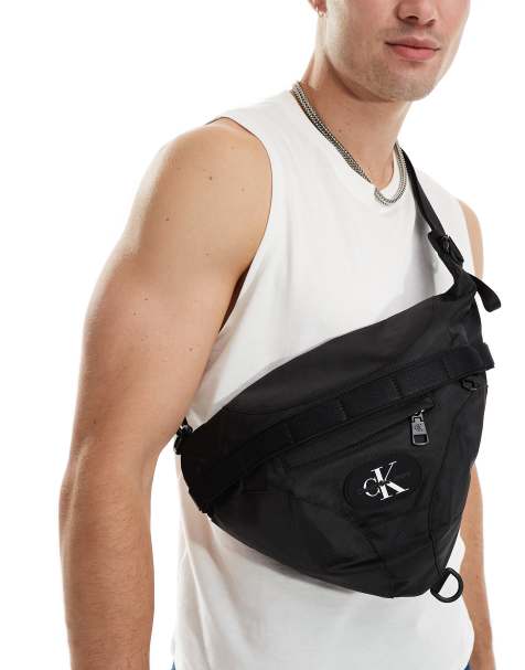 Calvin Klein Jeans - Ronde schoudertas in zwart - view 1