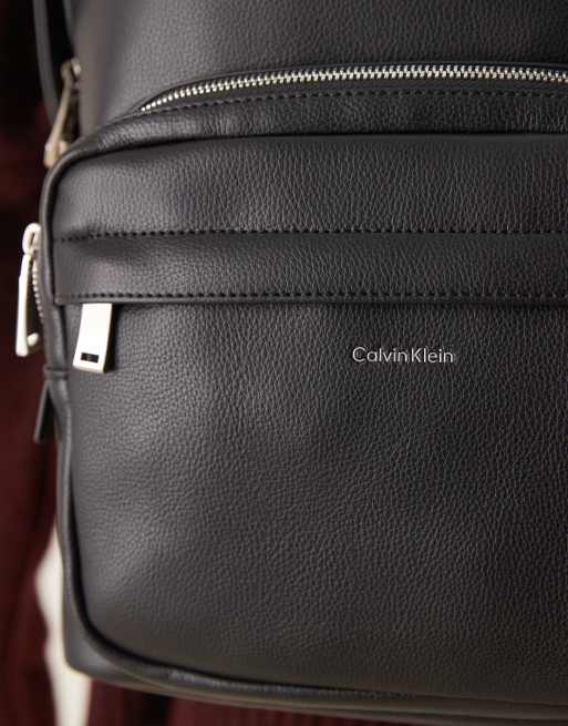 Calvin Klein Jeans - Sac à dos rond avec poche à l'avant - Noir, 4 de 4