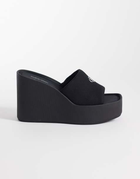 Calvin Klein Jeans – Sandalen mit Keilabsatz und Riemen in Schwarz - view 1