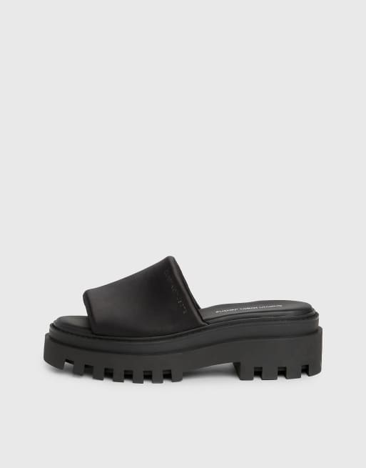 Calvin Klein Jeans - Sandales à plateforme en satin - Noir CK