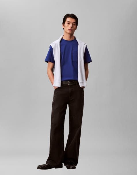 Calvin Klein Jeans – Schlichtes T-Shirt in Blau mit Tasche - view 1