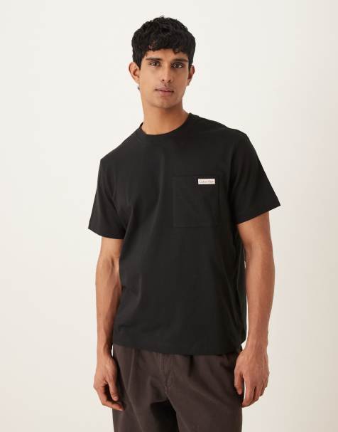 Calvin Klein Jeans – Schlichtes T-Shirt in Schwarz mit Tasche - view 1