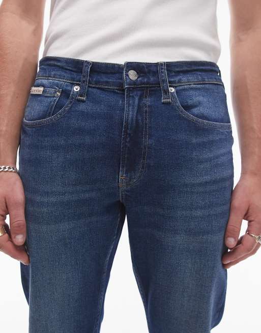 Calvin Klein Jeans – Schmal geschnittene Karottenjeans in verwaschenem Mittelblau, 5 von 5