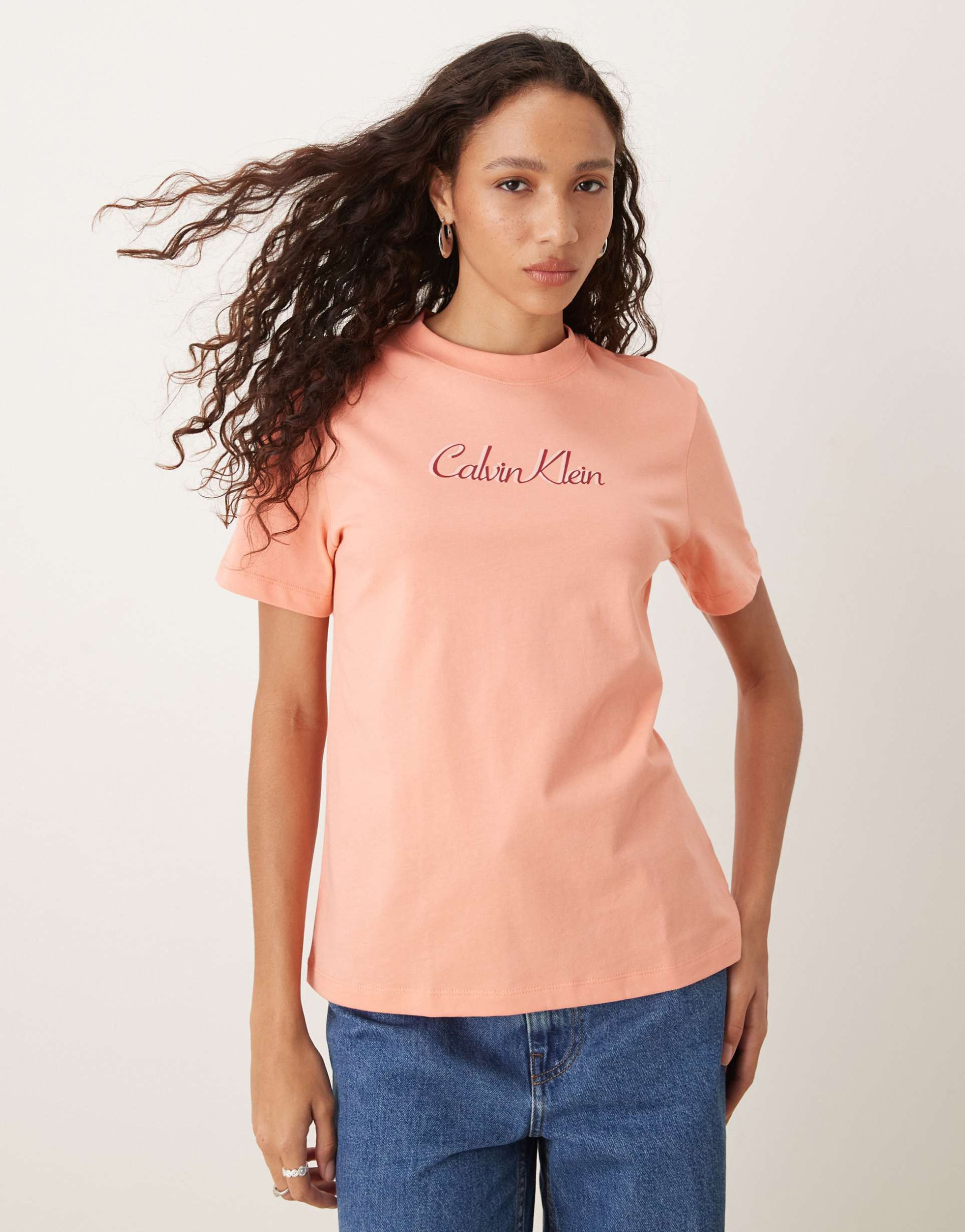 calvin klein jeans script logo t-shirt in pink