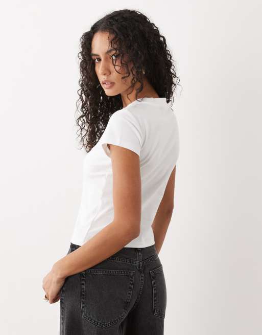 Calvin Klein Jeans script Monologo slim fit baby tee in white, 3 of 4