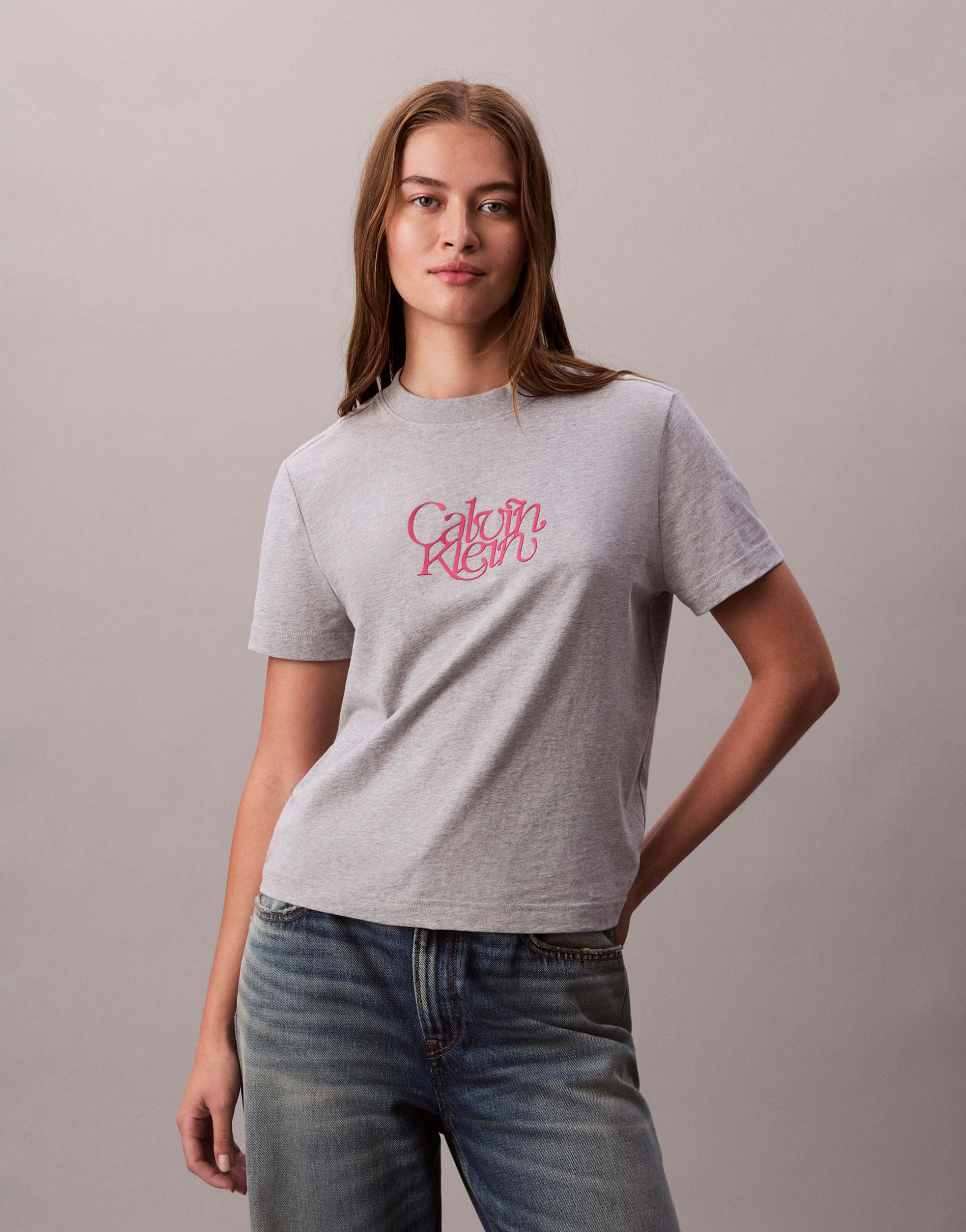 calvin klein jeans script t-shirt in gray