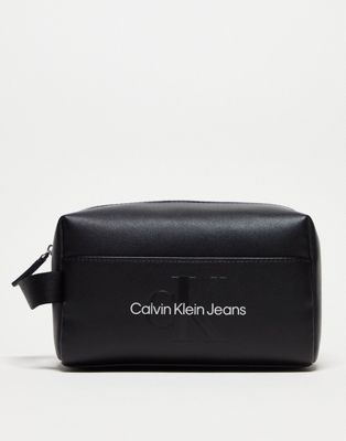 Calvin Klein Jeans sculpted beauty case in black - ASOS Price Checker