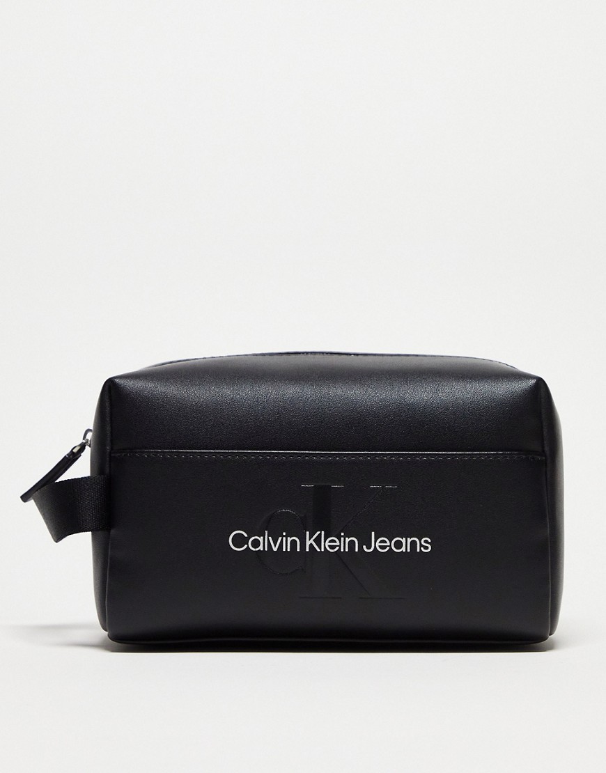Calvin Klein Jeans sculpted beauty case in black