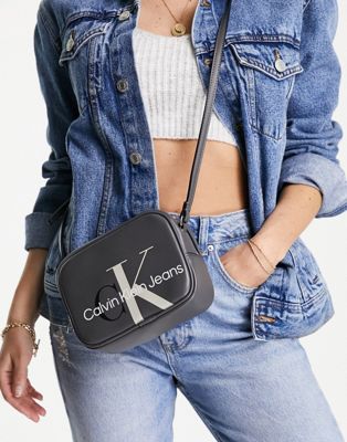 Calvin Klein Jeans sculpted mono camera bag in gray | ASOS | Minitaschen
