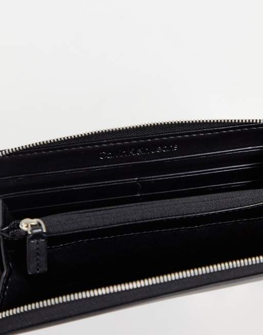 Calvin Klein Jeans sculpted mono zip around purse in black , 4 of 4