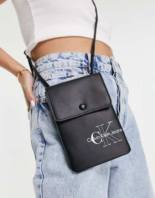 Calvin Klein Jeans, Sculpted cross body bag