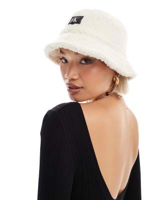 Calvin Klein Jeans Calvin Klein Jeans sherpa bucket hat in birch-White