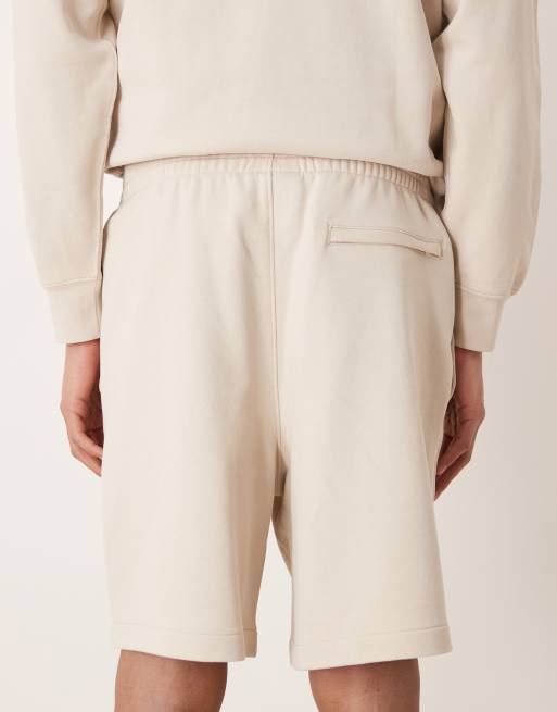 Calvin Klein Jeans – Shorts aus Frottee in Cremeweiß mit Aufnäher, 4 von 5