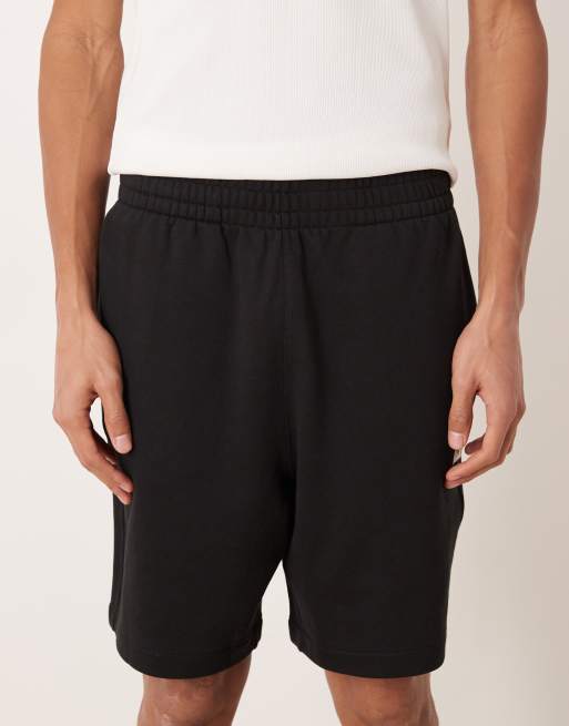 Calvin Klein Jeans – Shorts aus Frottee in Schwarz mit Aufnäher, 5 von 5