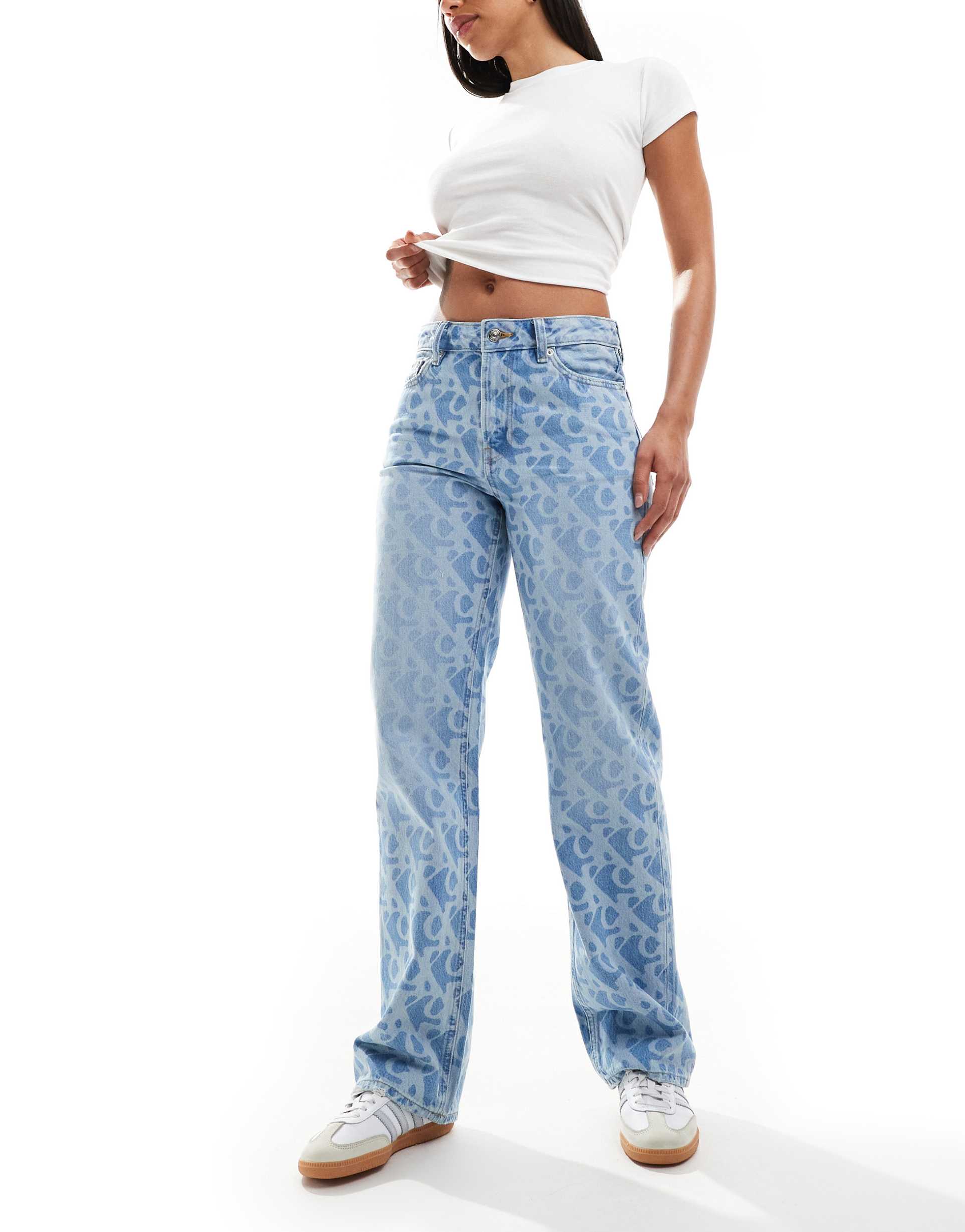 calvin klein jeans signature 90s all over print jeans in mid blue