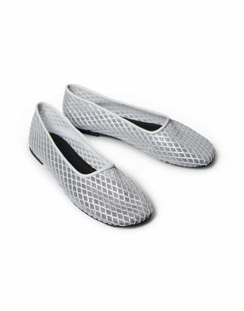 Calvin Klein Jeans – Silverfärgade, platta ballerinaskor i mesh - view 1